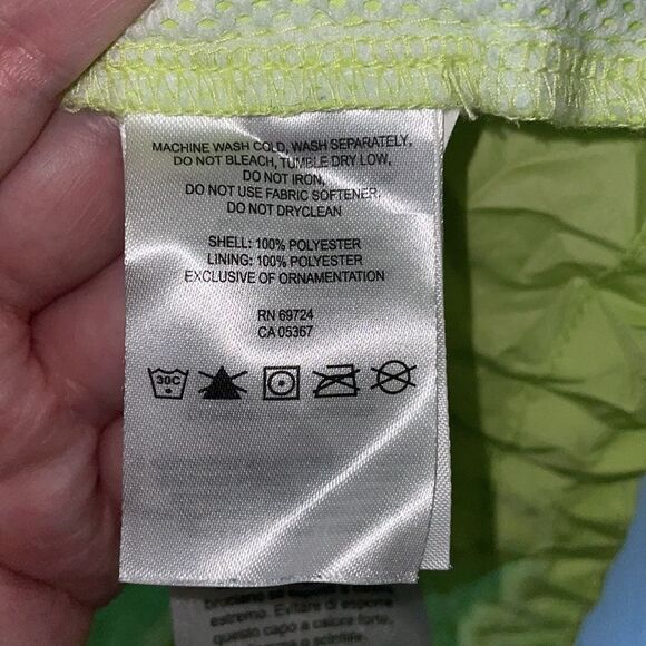 Columbia lightweight windbreaker  - Picture 7 of 9